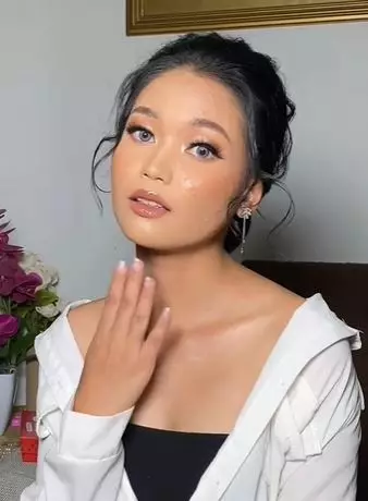 Transformasi makeup wanita wajah breakout Berbagai sumber