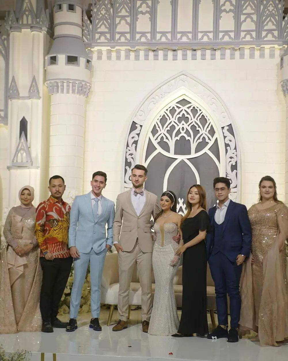 potret seleb di acara pernikahan selebgram sarah keihl © berbagai sumber potret seleb di acara pernikahan selebgram sarah keihl © berbagai sumber