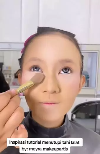 Makeup wanita dengan tahi lalat Berbagai sumber Makeup wanita dengan tahi lalat Berbagai sumber