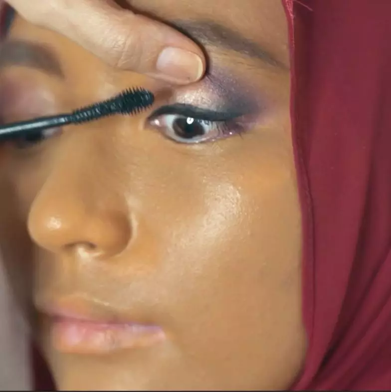 makeup wanita wajah polos dengan vitiligo berbagai sumber