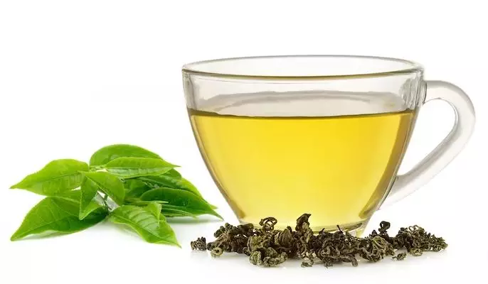 Lembapkan dan cerahkan mata panda Berbagai sumber