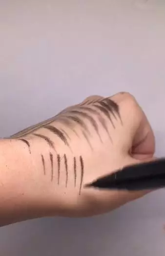 Micellar water atasi eyeliner spidol kering Berbagai sumber Micellar water atasi eyeliner spidol kering Berbagai sumber