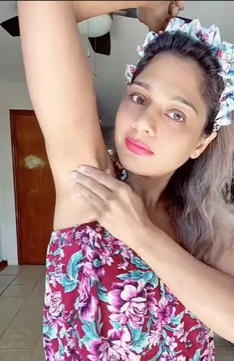 Scrub ketiak hitam agar cerah merata Berbagai sumber Scrub ketiak hitam agar cerah merata Berbagai sumber