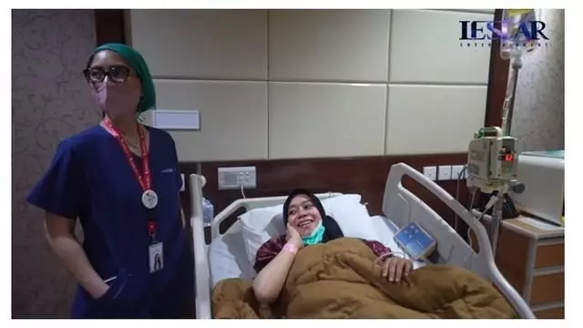 Pesona istri penyanyi pasca melahirkan © 2024 brilio.net Pesona istri penyanyi pasca melahirkan © 2024 brilio.net