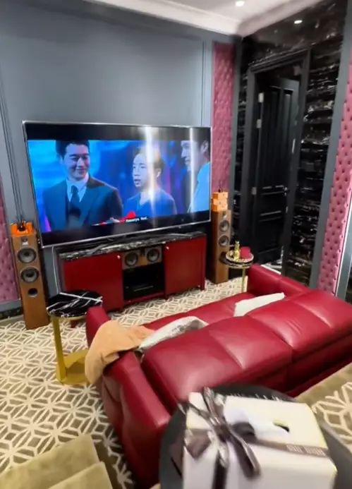 potret rumah mewah Reza Gladys bak istana berlapis marmer © 2024 brilio.net