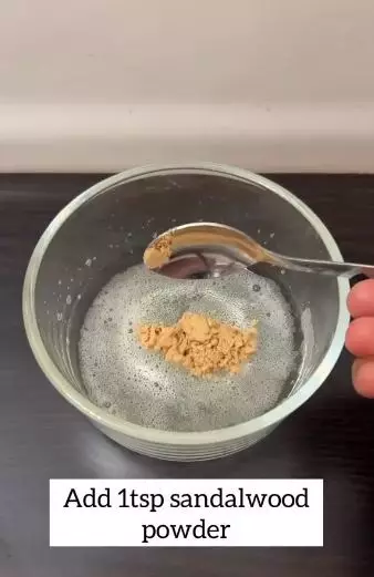 Rapatkan pori besar di wajah wanita India Berbagai sumber