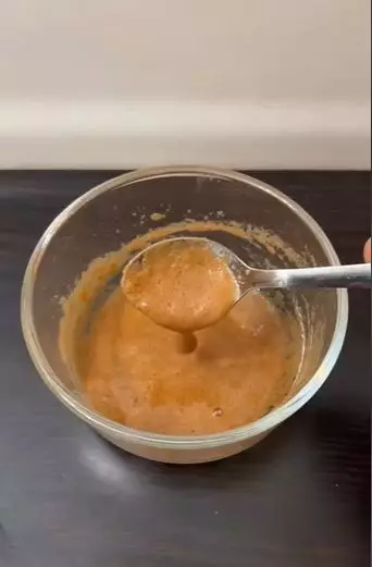 Rapatkan pori besar di wajah wanita India Berbagai sumber