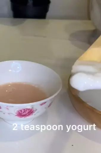 Atasi flek hitam dan pori-pori besar Berbagai sumber