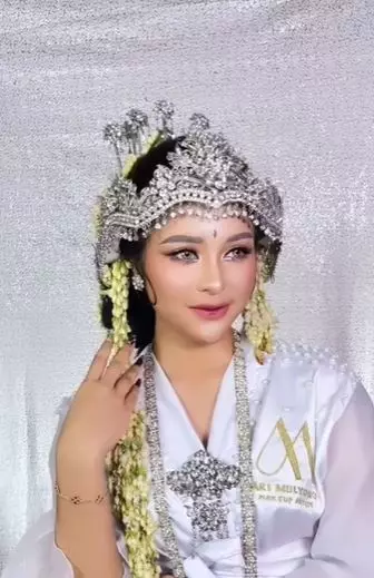 Transformasi makeup wanita wajah bulu lebat TikTok