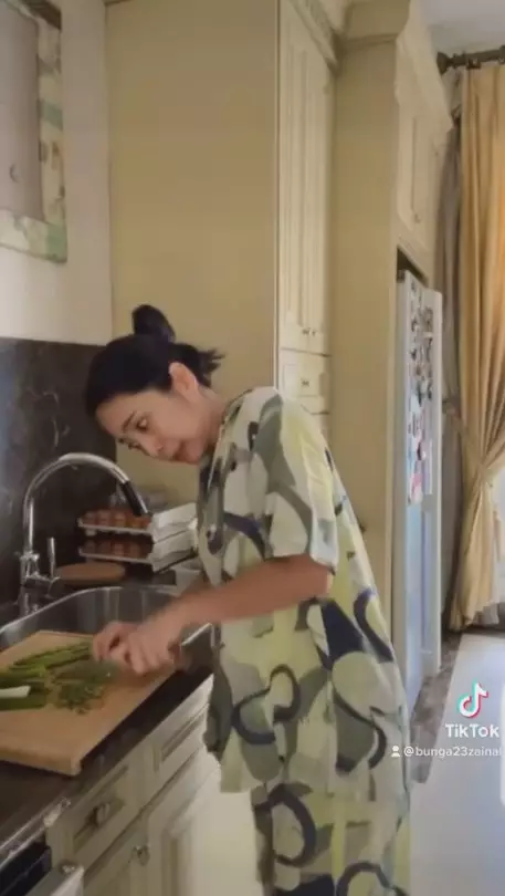 dapur rumah bunga zainal © 2024 brilio.net