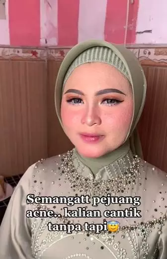Transformasi makeup wanita wajah kemerahan breakout TikTok