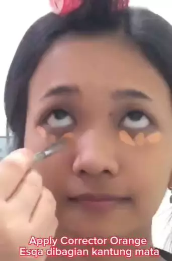Transformasi makeup wanita kantung mata tebal TikTok