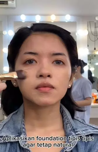 Transformasi makeup wanita wajah kemerahan iritasi TikTok Transformasi makeup wanita wajah kemerahan iritasi TikTok