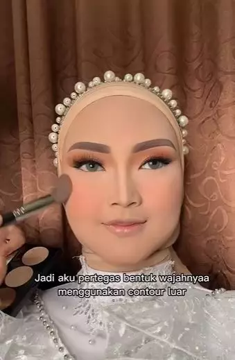 Transformasi makeup wanita wajah bulat barbie hidup TikTok Transformasi makeup wanita wajah bulat barbie hidup TikTok