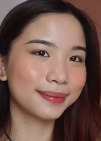 Trik pakai blush on di wajah berjerawat TikTok