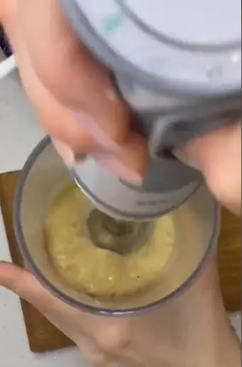 Cegah wajah mengendur ala wanita muda TikTok