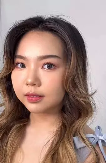 Transformasi makeup wanita berpipi chubby TikTok