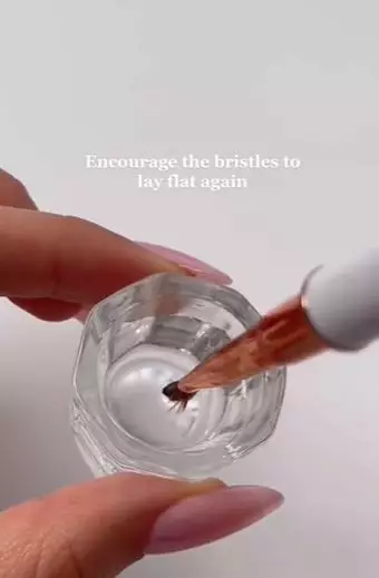 Atasi bulu kuas nail art yang berantakan TikTok