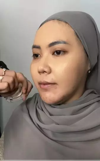 Transformasi makeup wanita berwajah bulat berbagai sumber Transformasi makeup wanita berwajah bulat berbagai sumber