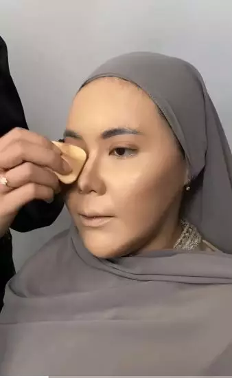 Transformasi makeup wanita berwajah bulat berbagai sumber Transformasi makeup wanita berwajah bulat berbagai sumber