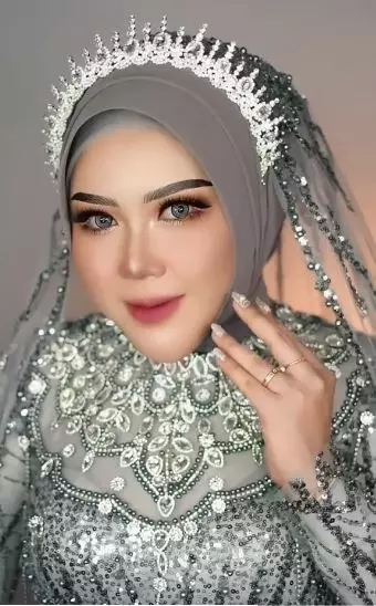 Transformasi makeup wanita berwajah bulat berbagai sumber Transformasi makeup wanita berwajah bulat berbagai sumber