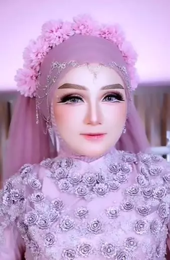 Transformasi makeup wanita Arab dirias mirip barbie TikTok Transformasi makeup wanita Arab dirias mirip barbie TikTok