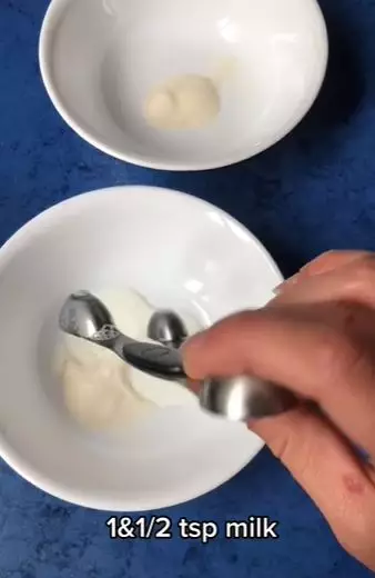 Bersihkan pori-pori wajah agar lebih mengecil Berbagai sumber