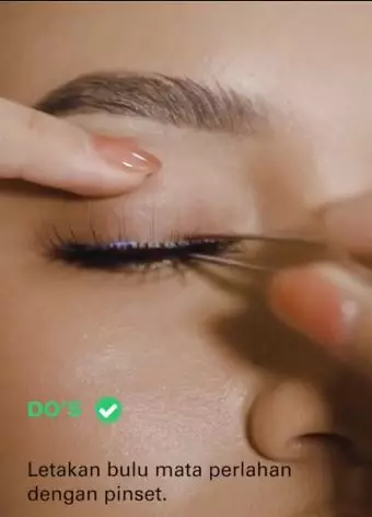 Trik memasang bulu mata palsu agar lemnya tak menggumpal TikTok