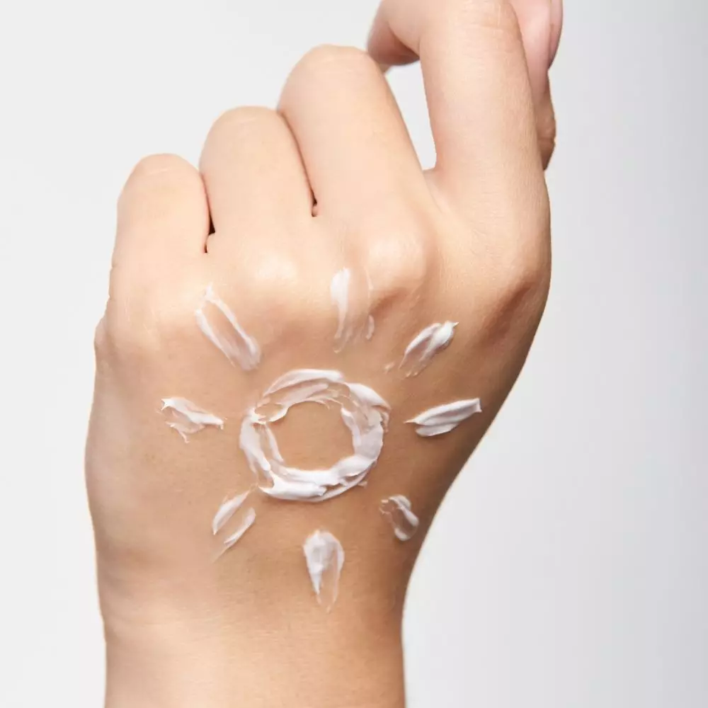 skincare yang boleh dan tidak boleh disimpan dalam kulkas © 2024 brilio.net