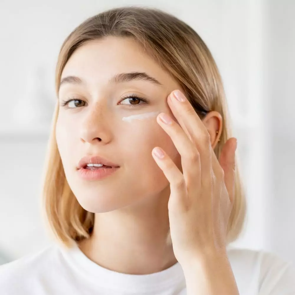 10 Cara efektif untuk mengatasi bibir yang gelap © 2024 canva