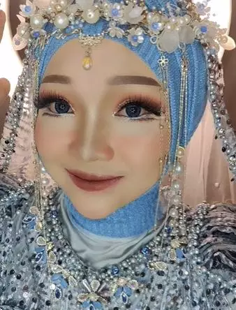 Transformasi makeup wanita wajah bulat dirias mirip barbie TikTok Transformasi makeup wanita wajah bulat dirias mirip barbie TikTok
