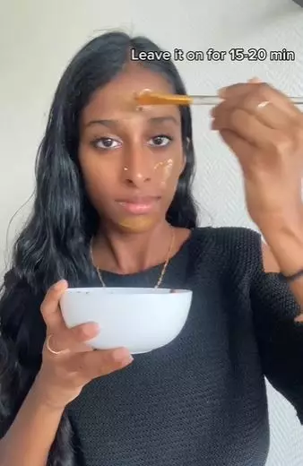 Atasi flek hitam ala wanita berkulit sawo matang Berbagai sumber Atasi flek hitam ala wanita berkulit sawo matang Berbagai sumber