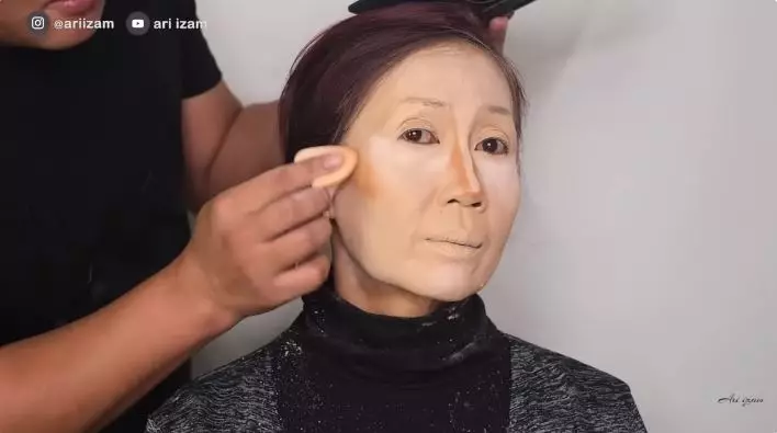 Transformasi nenek 60 tahun dirias jadi pengantin berbagai sumber