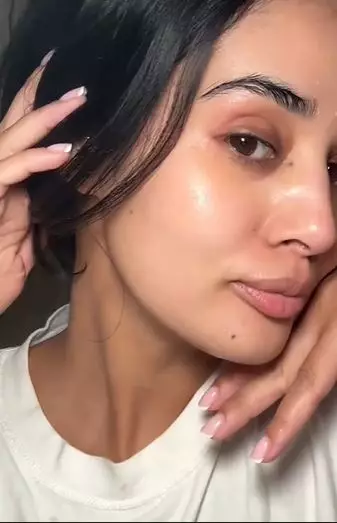 Cara bikin wajah kencang dan glowing TikTok Cara bikin wajah kencang dan glowing TikTok