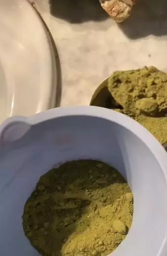 Cara bikin semir penggelap rambut TikTok Cara bikin semir penggelap rambut TikTok