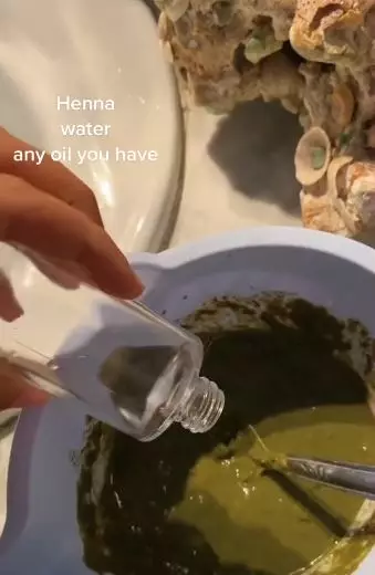 Cara bikin semir penggelap rambut TikTok Cara bikin semir penggelap rambut TikTok