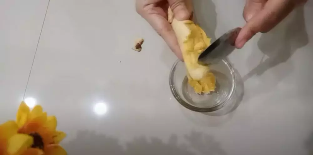 Trik kencangkan wajah kendur pakai masker dari 3 bahan dapur © 2024 brilio.net Trik kencangkan wajah kendur pakai masker dari 3 bahan dapur © 2024 brilio.net