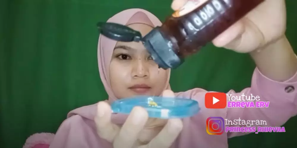 cara atasi bibir kering dan pecah-pecah gunakan 2 bahan dapur © 2024 brilio.net