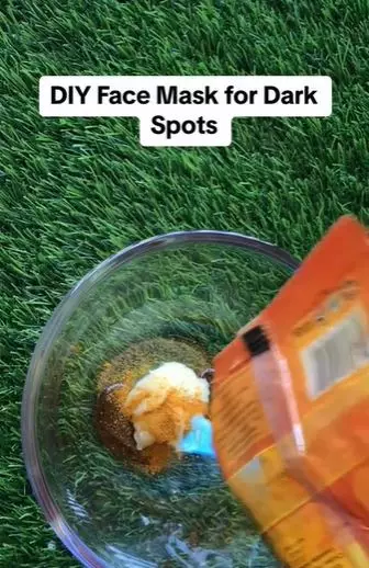 Atasi flek hitam pakai kunyit 2 bahan alami Berbagai sumber