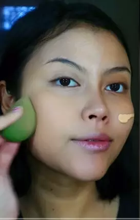 Transformasi makeup wanita rias wajah jadi Ivan Gunawan berbagai sumber