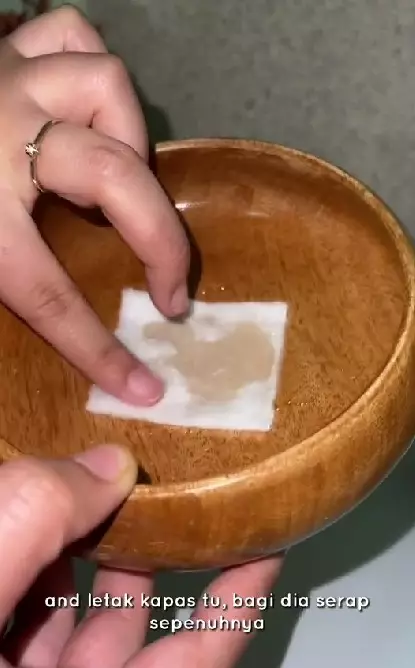 Atasi bibir kering dan gelap 2 bahan alami TikTok Atasi bibir kering dan gelap 2 bahan alami TikTok