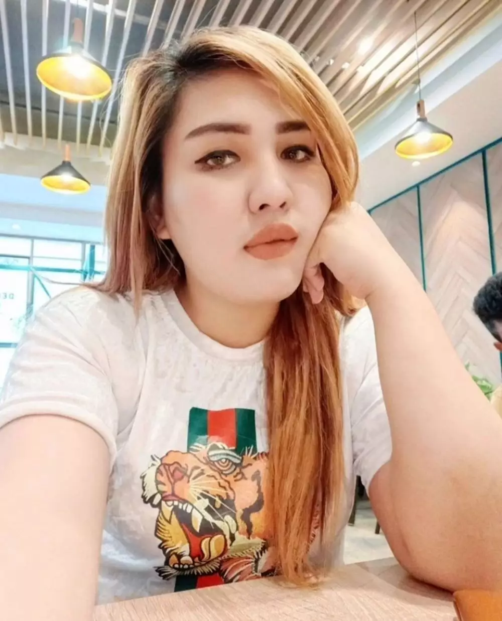 transformasi mira hayati emak emak sosialita 28 tahun © berbagai sumber