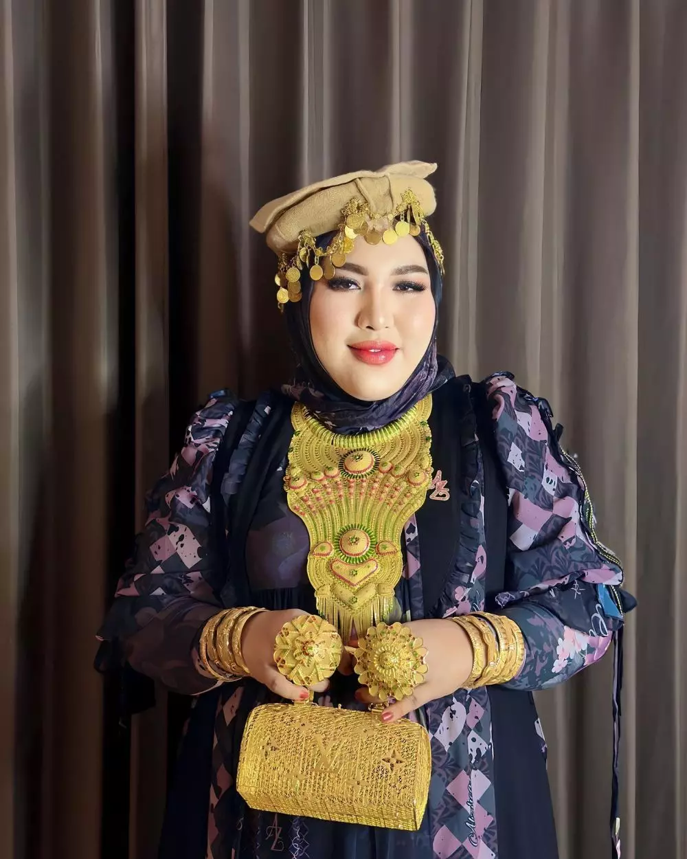 transformasi mira hayati emak emak sosialita 28 tahun © berbagai sumber