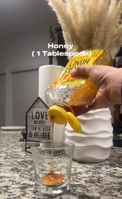 Mencerahkan wajah berflek hitam Berbagai sumber