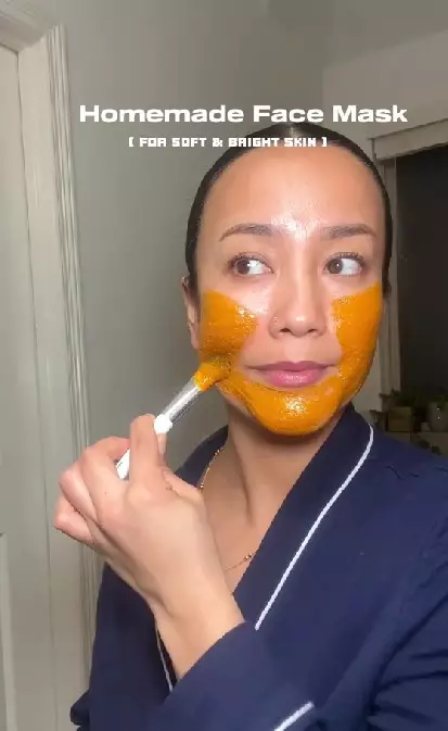 Mencerahkan wajah berflek hitam Berbagai sumber