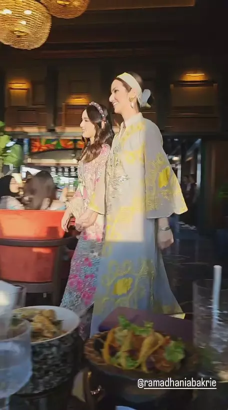 Mikhayla Bakrie debut model fashion  © 2024 brilio.net