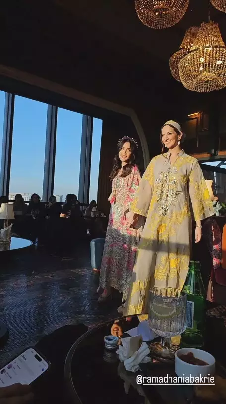 Mikhayla Bakrie debut model fashion  © 2024 brilio.net