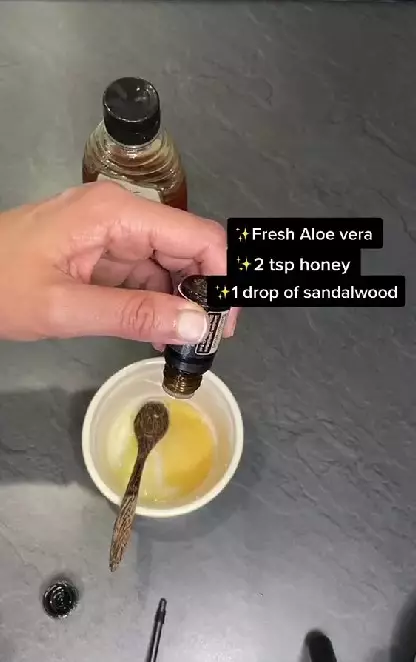 Atasi wajah kering pakai madu dicampur 2 bahan dapur TikTok