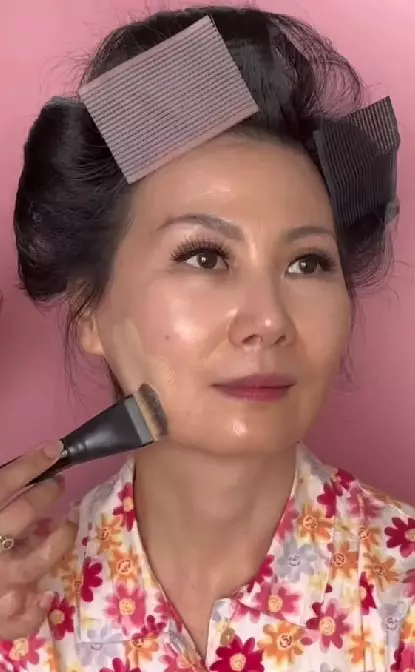 Ibu-ibu wajah flek hitam dirias bak model TikTok