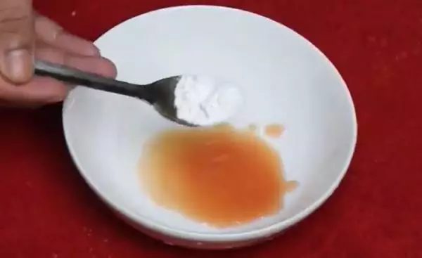 Konten kreator putihkan gigi kuning pakai tomat TikTok